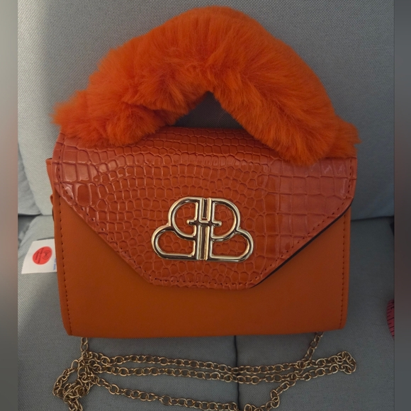 Chic Orange Croc-Embossed Crossbody Bag with Gold Chain - Picture 1 of 6